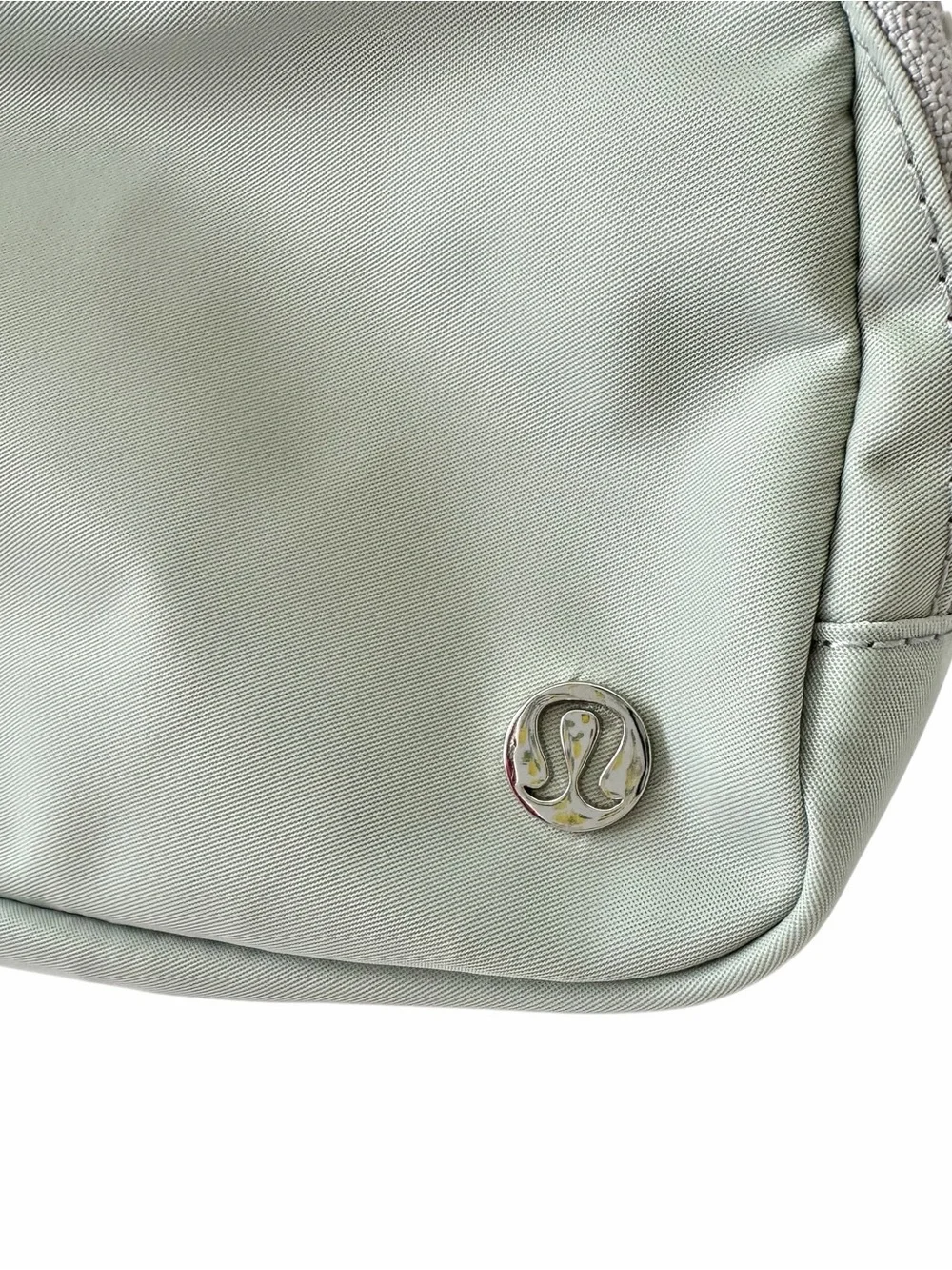 NWT Lululemon Everywhere Belt Bag 1L Gray Silver Drop One Size
